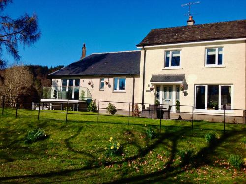 Callander Apartment | Lovely Riverside Holiday Home
