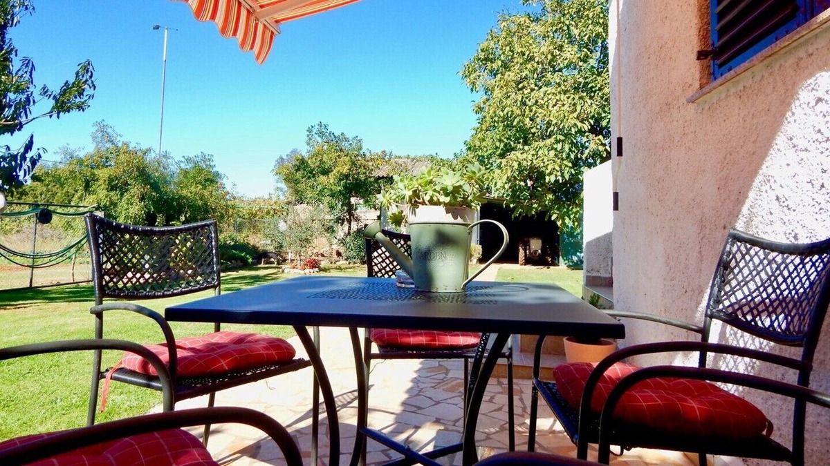 Jadreski Apartment | Lovely Rural Apartment with garden