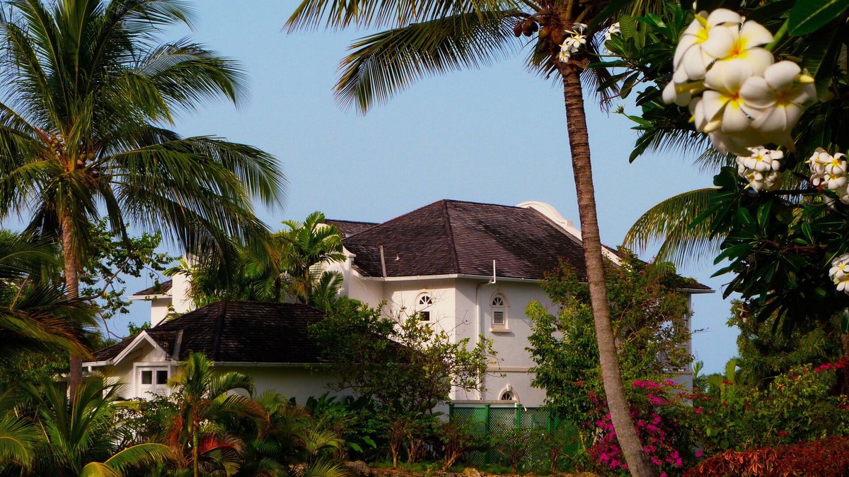 Mount Standfast Villa | Lovely Sea-View Home near Beach w Resort Amenities - Tennis, Gym, Pools, Spa