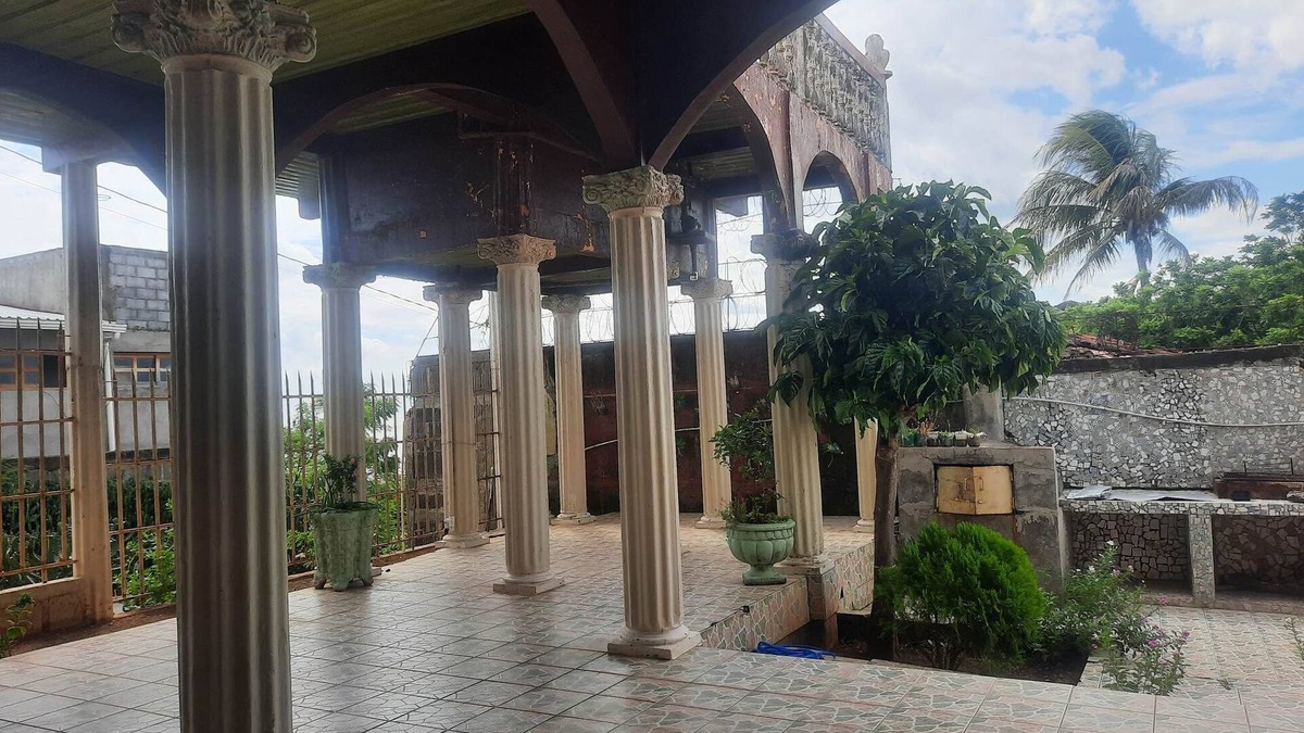 Casares House | Lovely Seaside Casa in Need of Repairs