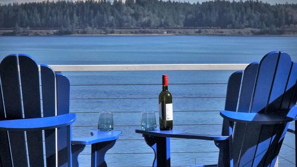 Anderson Island House | Lovely Seaside Escape! Private Beach!