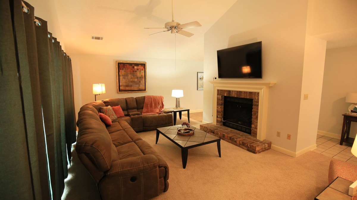 Greenwood Condo | Lovely, secluded 2-bedroom 2 bathroom Condo in Greenwood with WiFi and AC