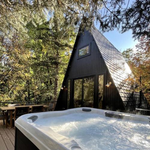 Sundance House | Lovely Secluded A-frame with Hot-tub in Sundance, Utah