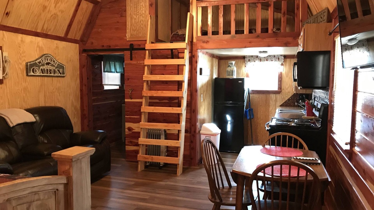 Hughes County Cabin | Lovely secluded cabin #1