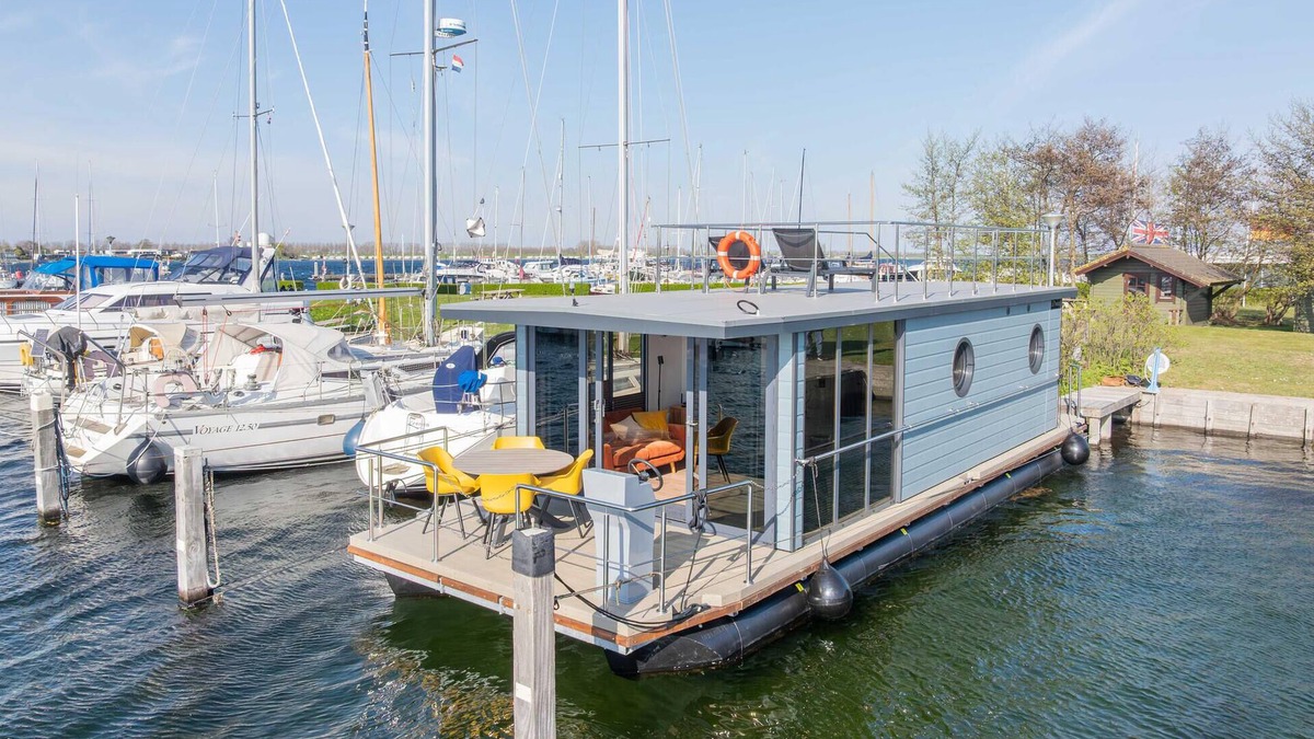 Wolphaartsdijk Boat Rental | Lovely ship in Wolphaartsdijk