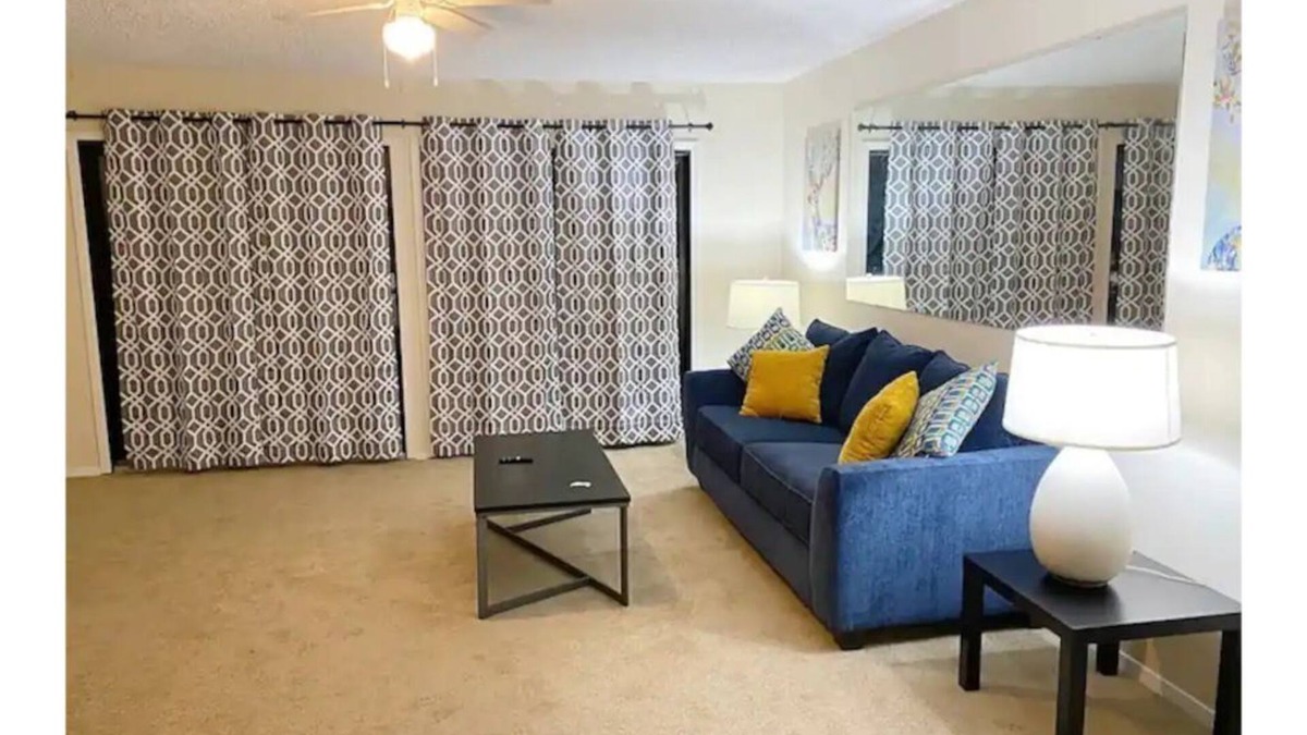 Crosby House | Lovely Spacious 2 Bedroom condo