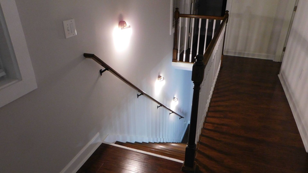 Springfield House | Lovely spacious 3-br home w/firepit close to lakes 3 major cities parks-w/trails