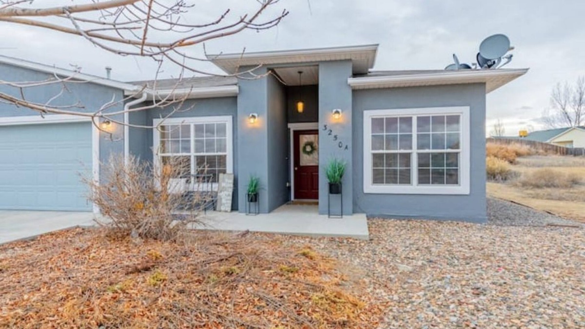 Montrose House | Lovely, spacious 3 bedroom townhome