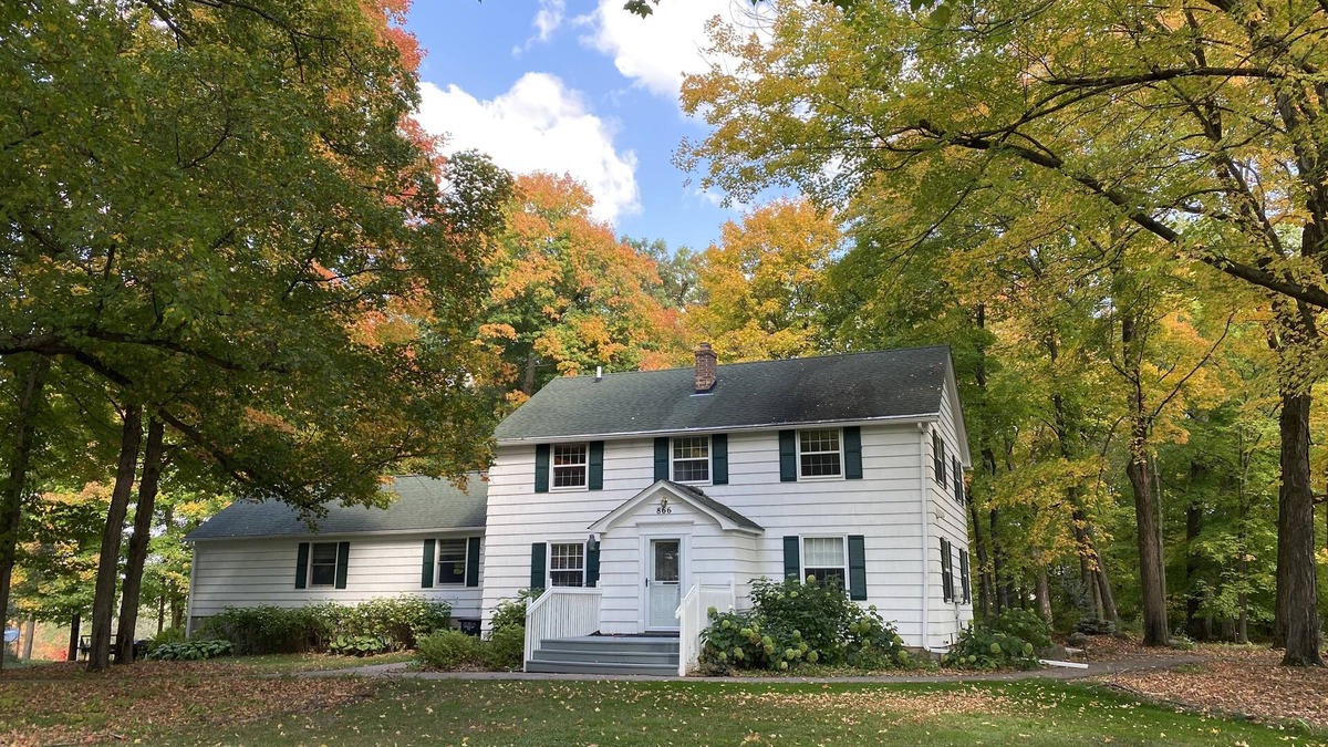 Taylors Falls House | Lovely spacious 6 BR home in St. Croix River valley