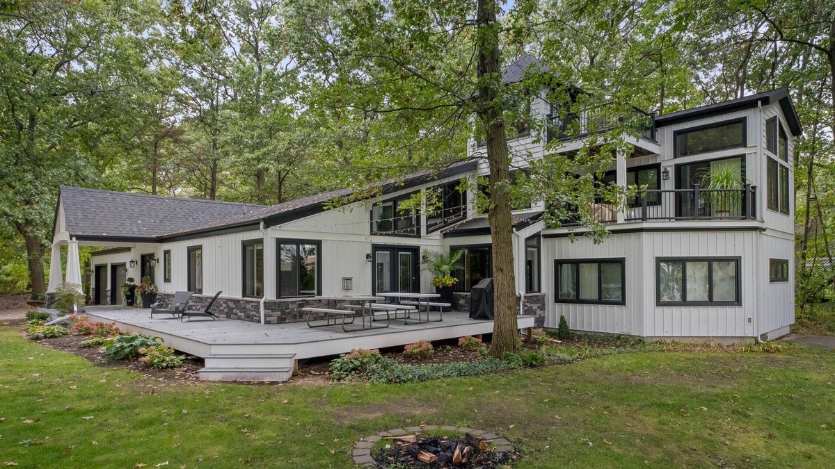 Holland House | Lovely, spacious home near Holland State Park, Lake MI