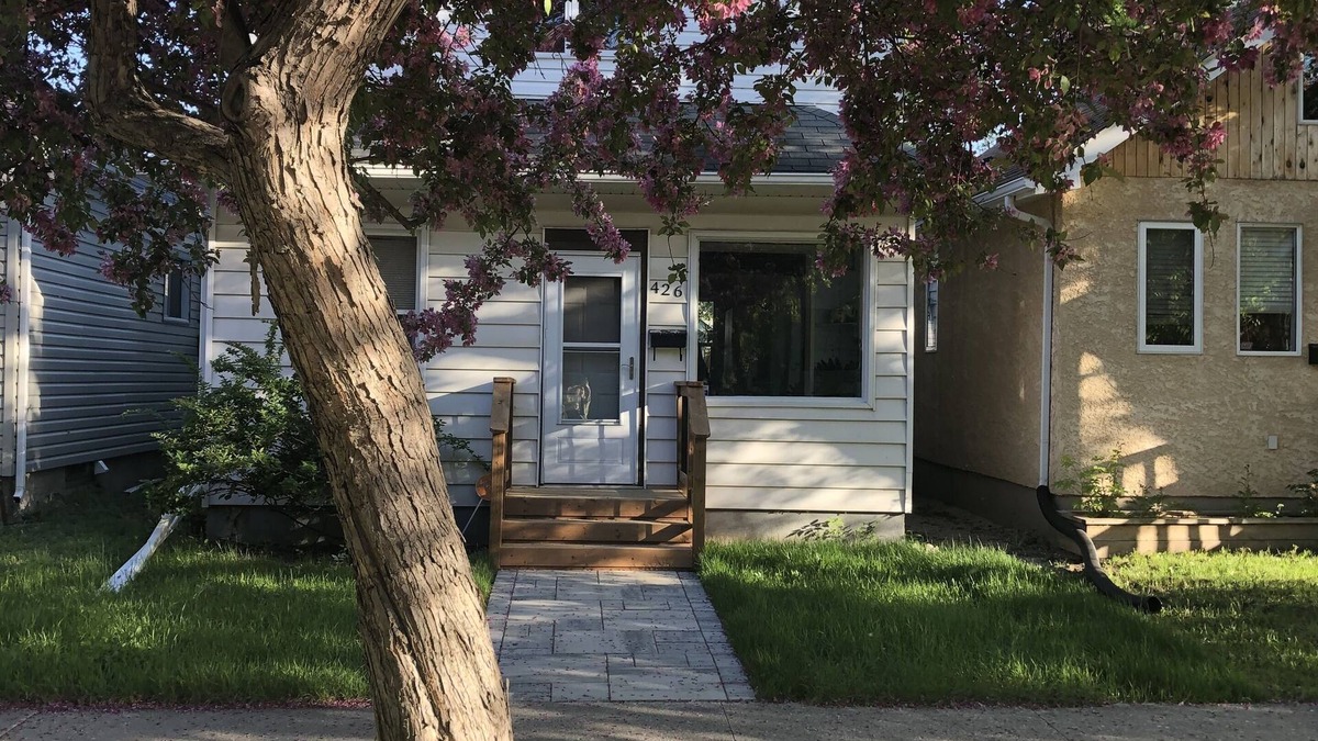 Winnipeg House | Lovely St Boniface home w/king bed + private yard