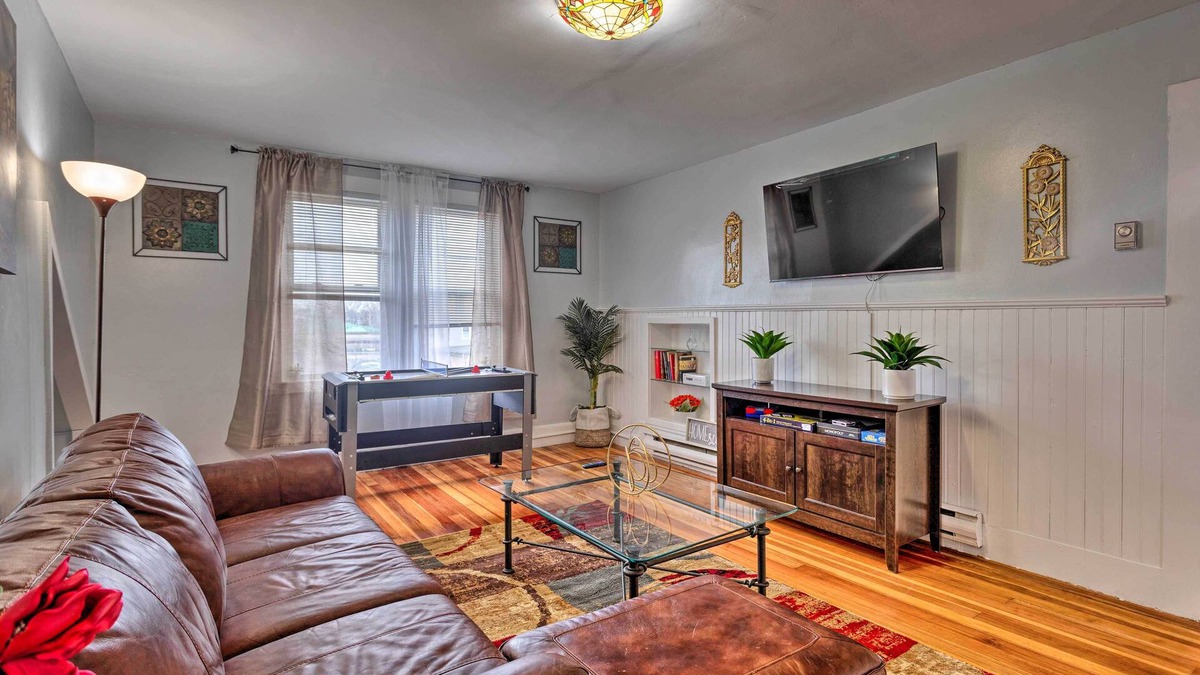 Stoughton Apartment | Lovely Stoughton Getaway Near Train Station!