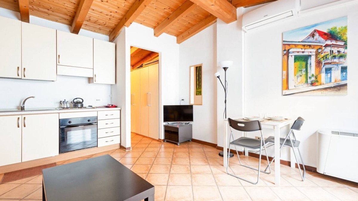 Porta Romana Apartment | Lovely studio apartment located just 350m from the "Lodi" M3 stop