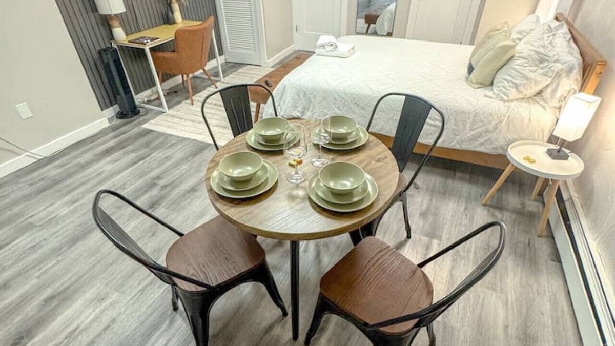 North Ironbound Apartment | Lovely studio for 2 near NYC