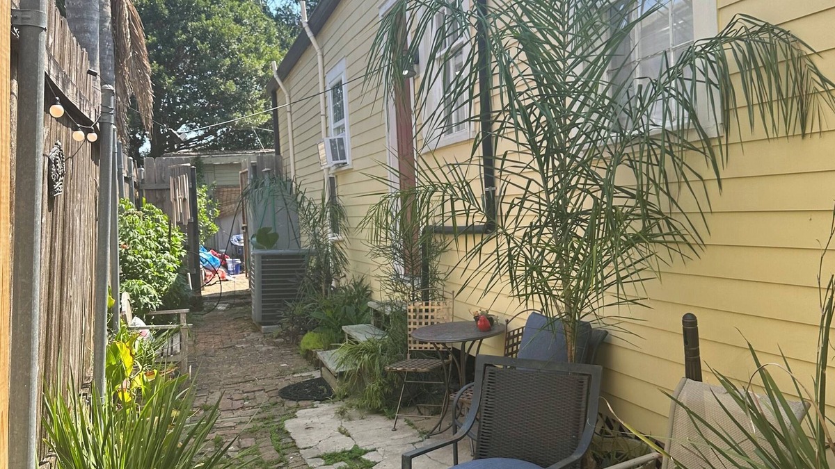 Saint Thomas Development Apartment | Lovely studio located in the Lower Garden District with private garden patio.