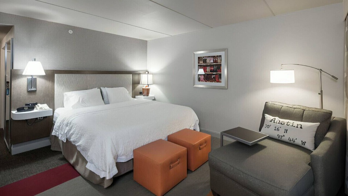 McNeil House | Lovely Suite w/ Modern Comforts! Free Breakfast