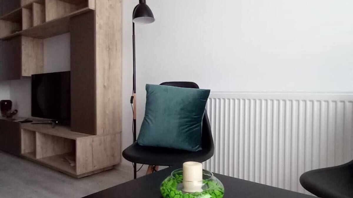 Sector 3 Apartment | Lovely Sunrise-parking & metro-15 min. city centernn