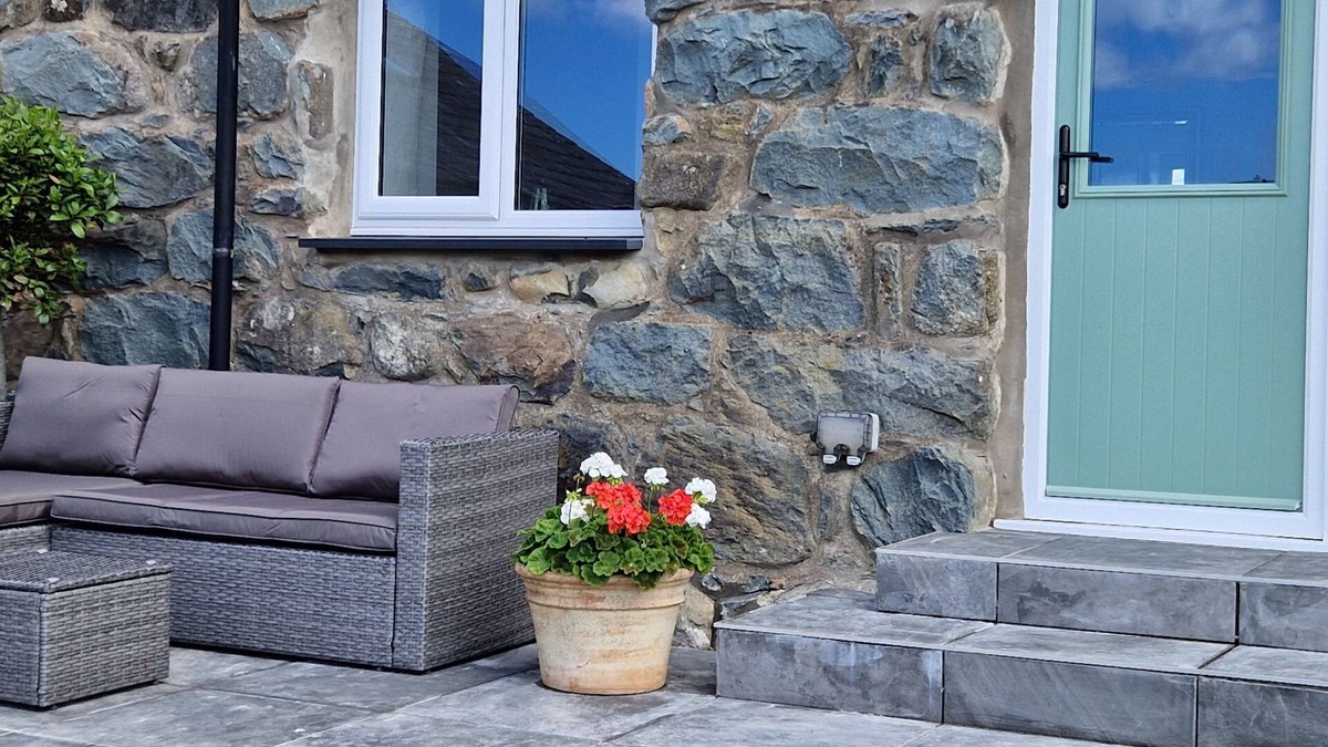 Dyffryn Ardudwy Cottage | Lovely Traditional Welsh Stone Cottage