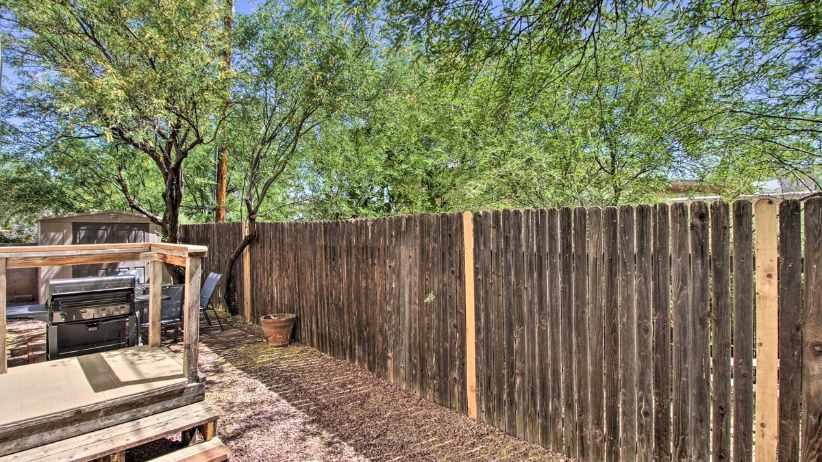 Vista Del Monte Cottage | Lovely Tucson Casita w/Gas Grill + Mtn Views