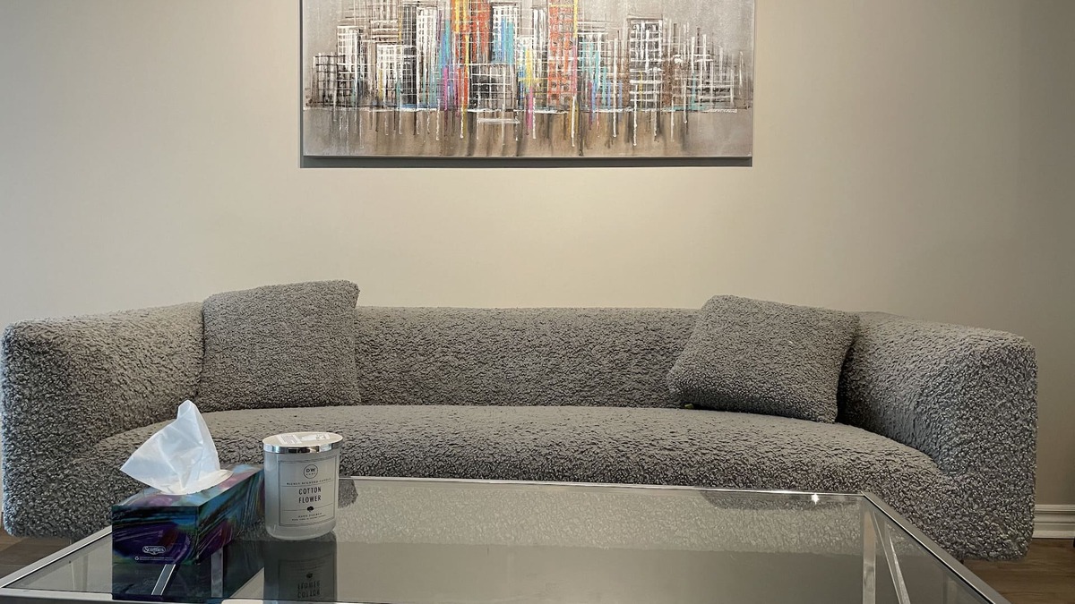 Willowdale Condo | Lovely two bed room condo at prime location!