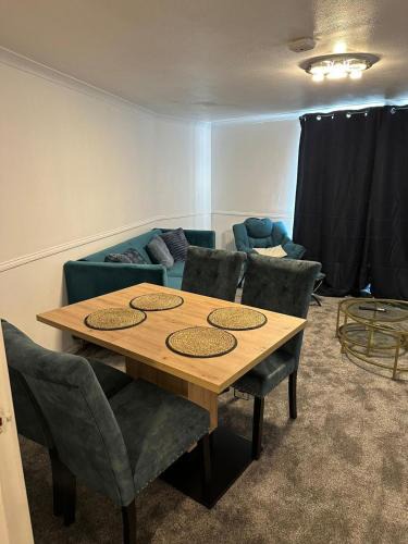 Thamesmead Apartment | Lovely Two Bedroom Flat