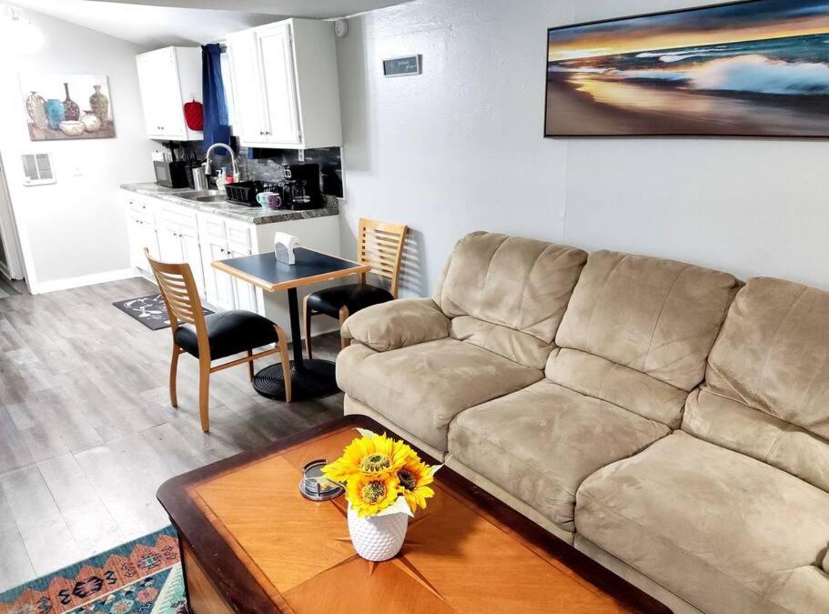 Greenfield House | Lovely Two Bedroom Home- Close to DT Greenfield