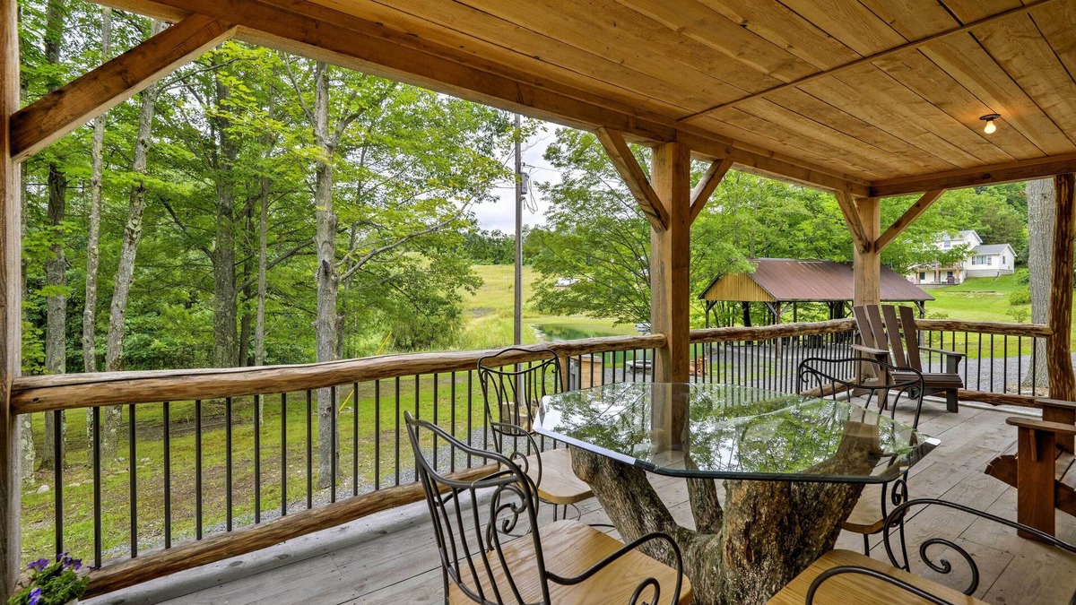 Ulster Cabin | Lovely Ulster Cabin w/ Hot Tub, Fire Pit & 3 Ponds