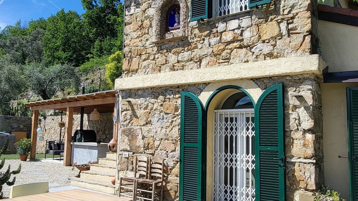 Dolceacqua Cottage | Lovely VacationHome immersed in nature, stunning views,pool,outdoor kitchen,WIFI