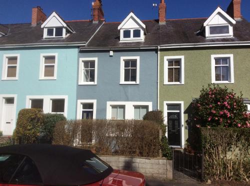 Bangor House | Lovely Victorian town house close to the sea.