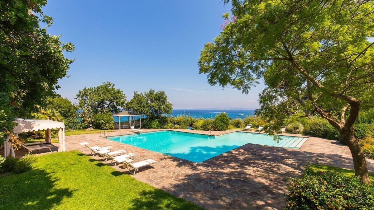 Ischia Porto Villa | Lovely Villa for 10 on Ischia