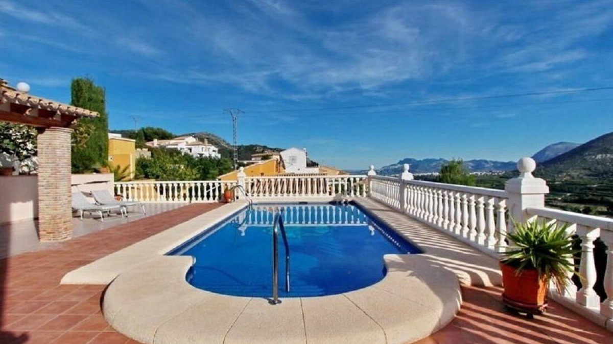 Adsubia House | Lovely Villa with gorgeous views - Sleeps 6 (Heated Pool)