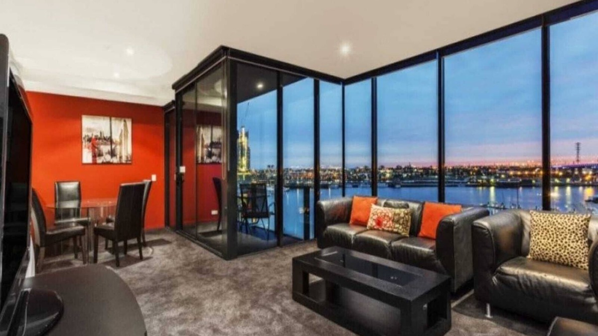 Docklands Condo | 💙Lovely Waterfront Apartment with Swimming Pool🏊and Gym🏋️in the💙of Docklands