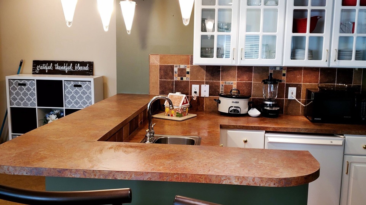 West Omaha Apartment | Lovely West Omaha walkout with private entrance