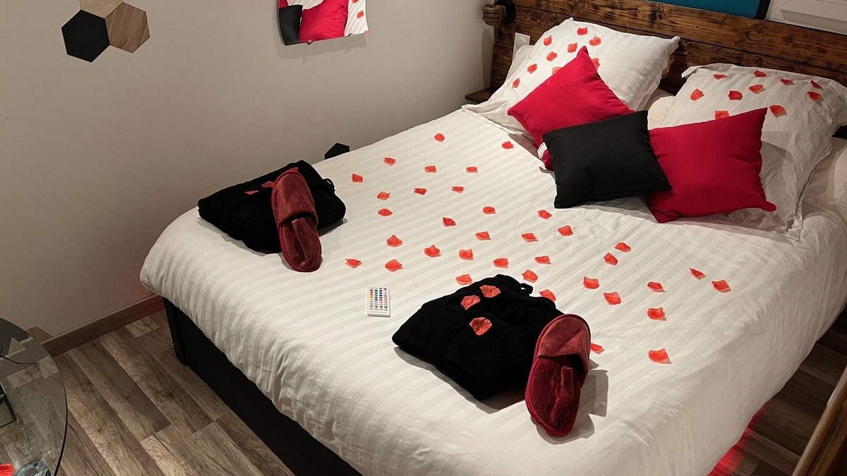 Moelan-sur-Mer Apartment | Loveroom spa Piscine Sauna