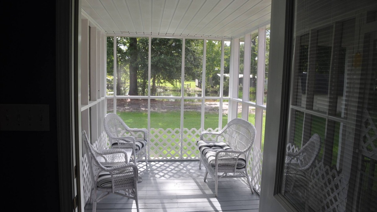 Long Beach Cottage | Lovers Lane Oasis Cottage.Ideal for a couple or small family Coast visit!