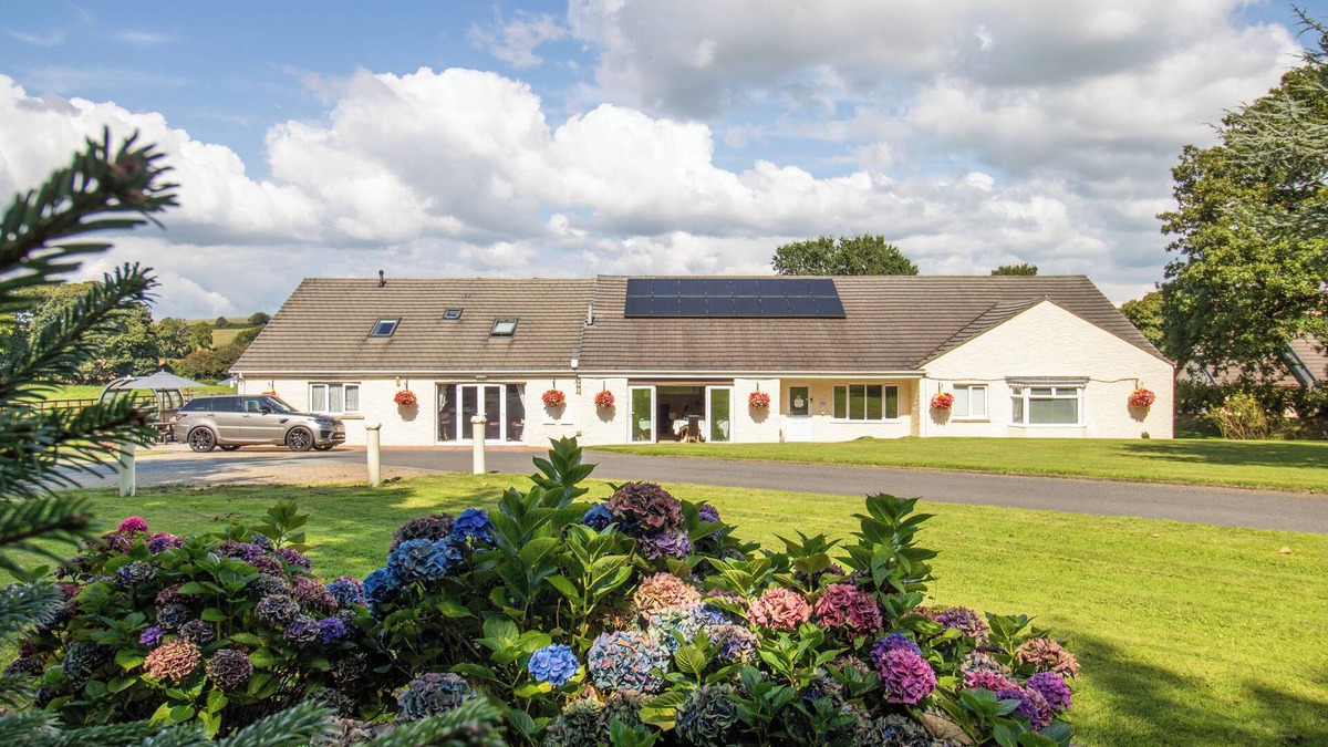 Cosheston House | Lovesgrove Country Guest House