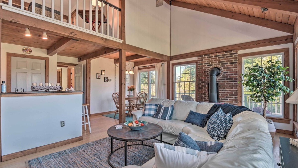 Lovettsville Cottage | Lovettsville Cottage in Heart of Wine Country