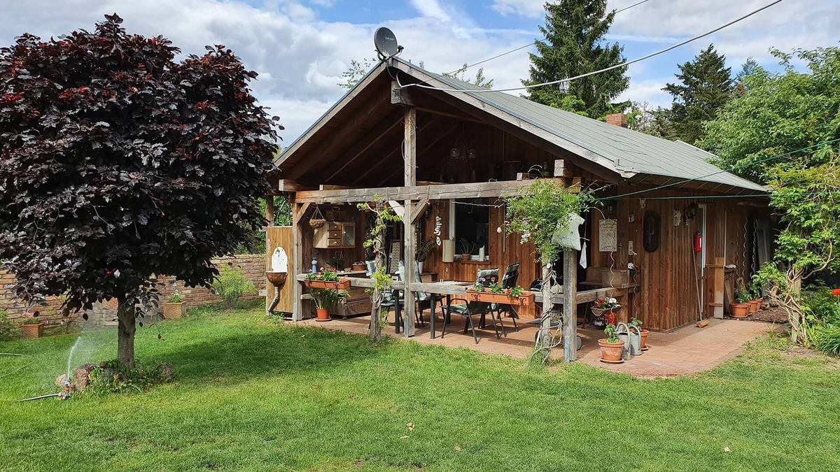 Michendorf Cottage | lovingly furnished cottage with terrace in the countryside