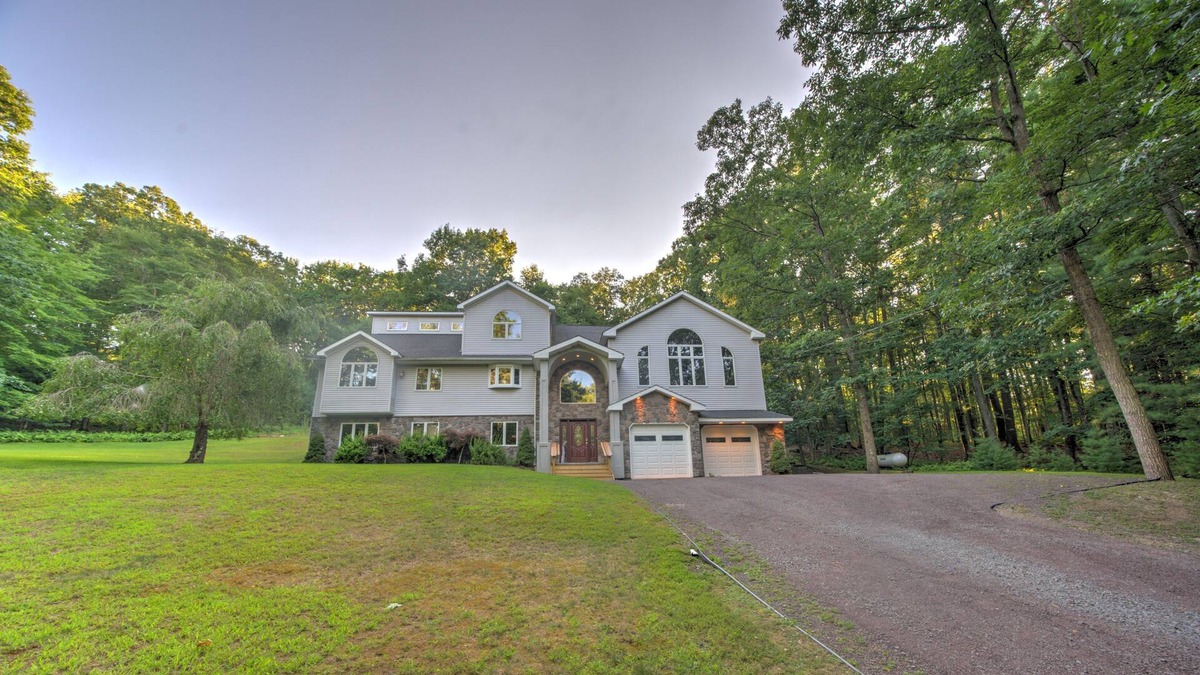 Tafton House | Loving Life at The Lake