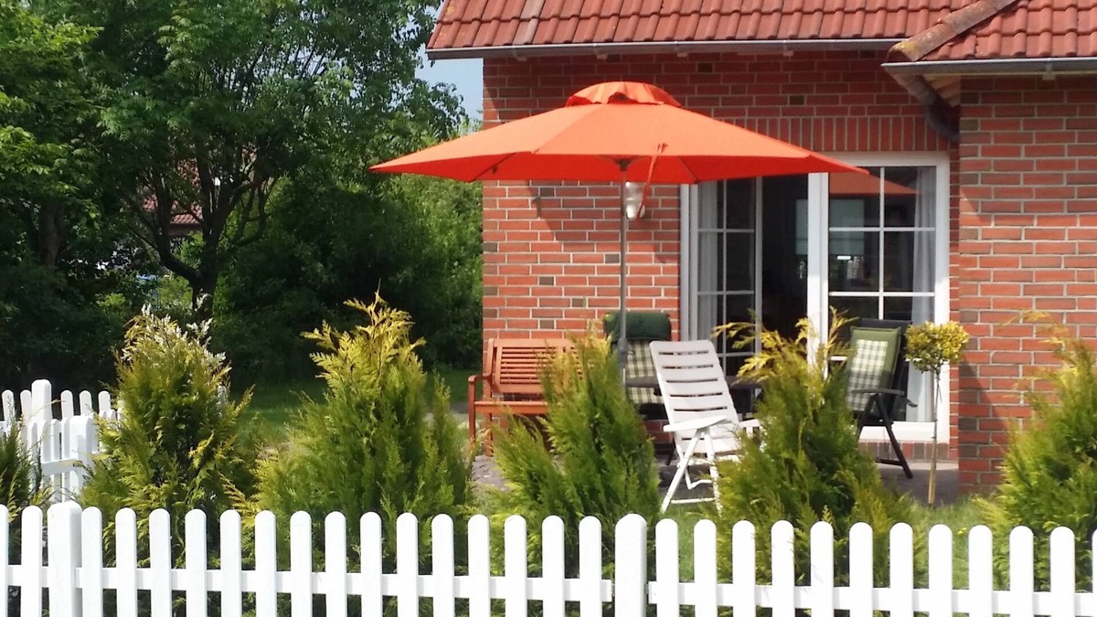Neßmersiel House | Lovingly furnished, family-friendly holiday home with WiFi and beach chair