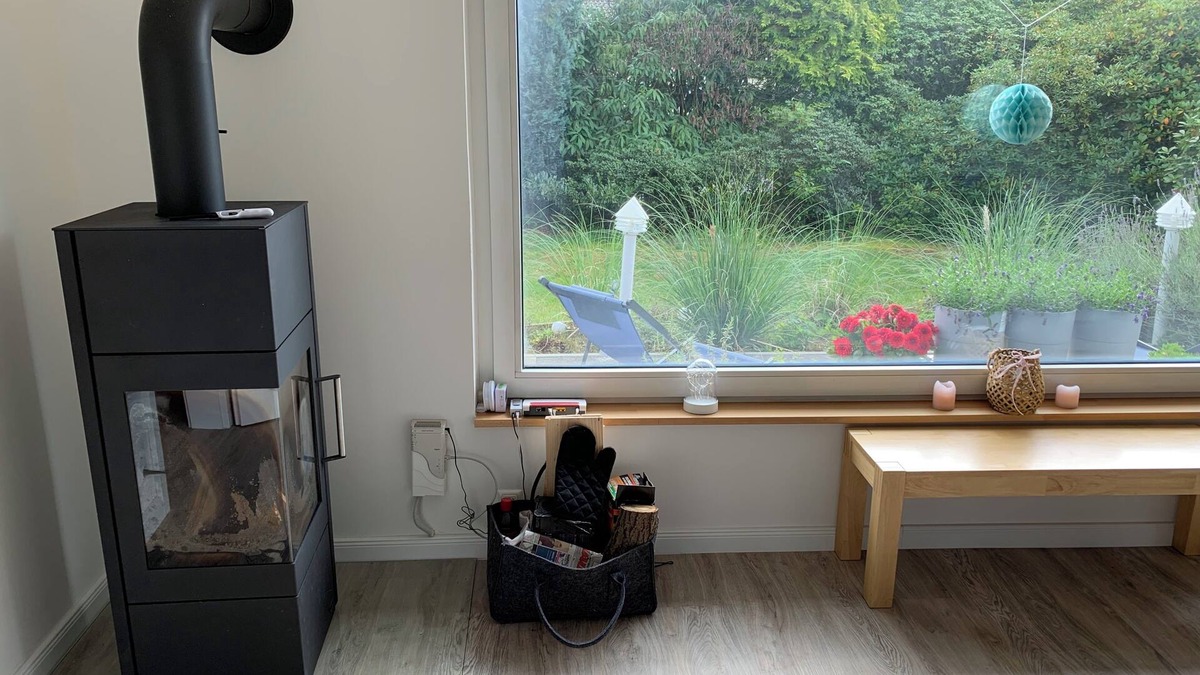Quickborn Ski Chalet | Lovingly renovated bungalow Hamburg's countryside, fully fenced plot of land