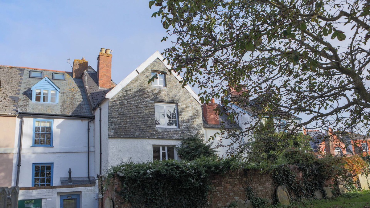 Topsham Apartment | Lovingly restored, spacious and centrally located two floor apartment