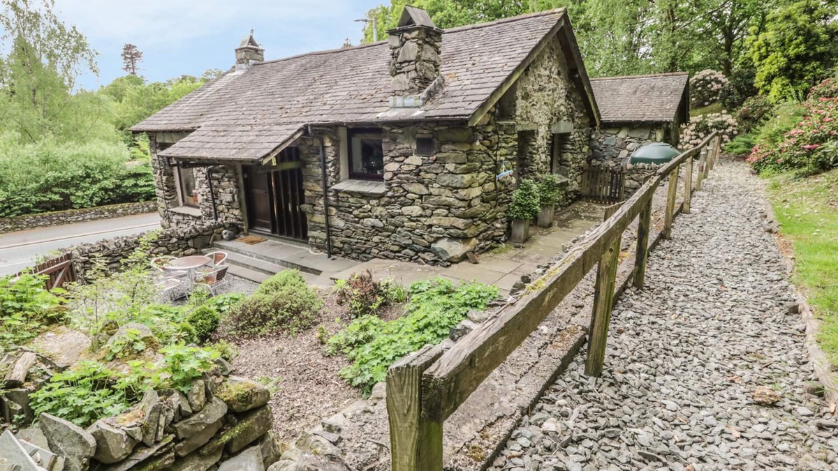 Waterhead Cottage | LOW BROW BARN, pet friendly, with open fire in Ambleside