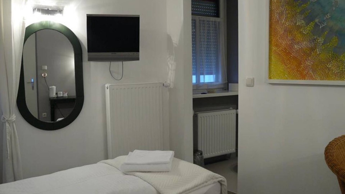 Schallmoos House | Low Budget Single-Room - BerglandHotel