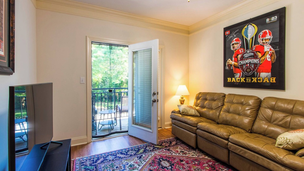 Athens Condo | Low Country Dawg House | Stunning Walking Trails!
