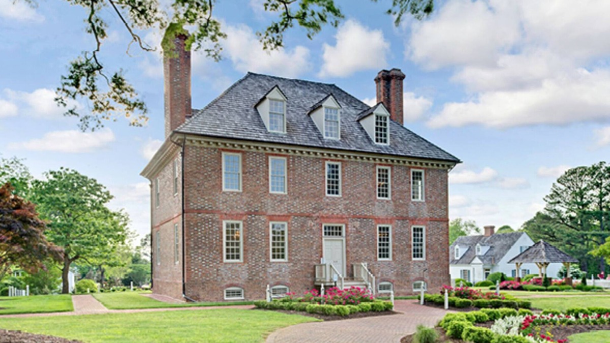 Berkeley Resort | Low Rates for The Historic Powhatan Resort