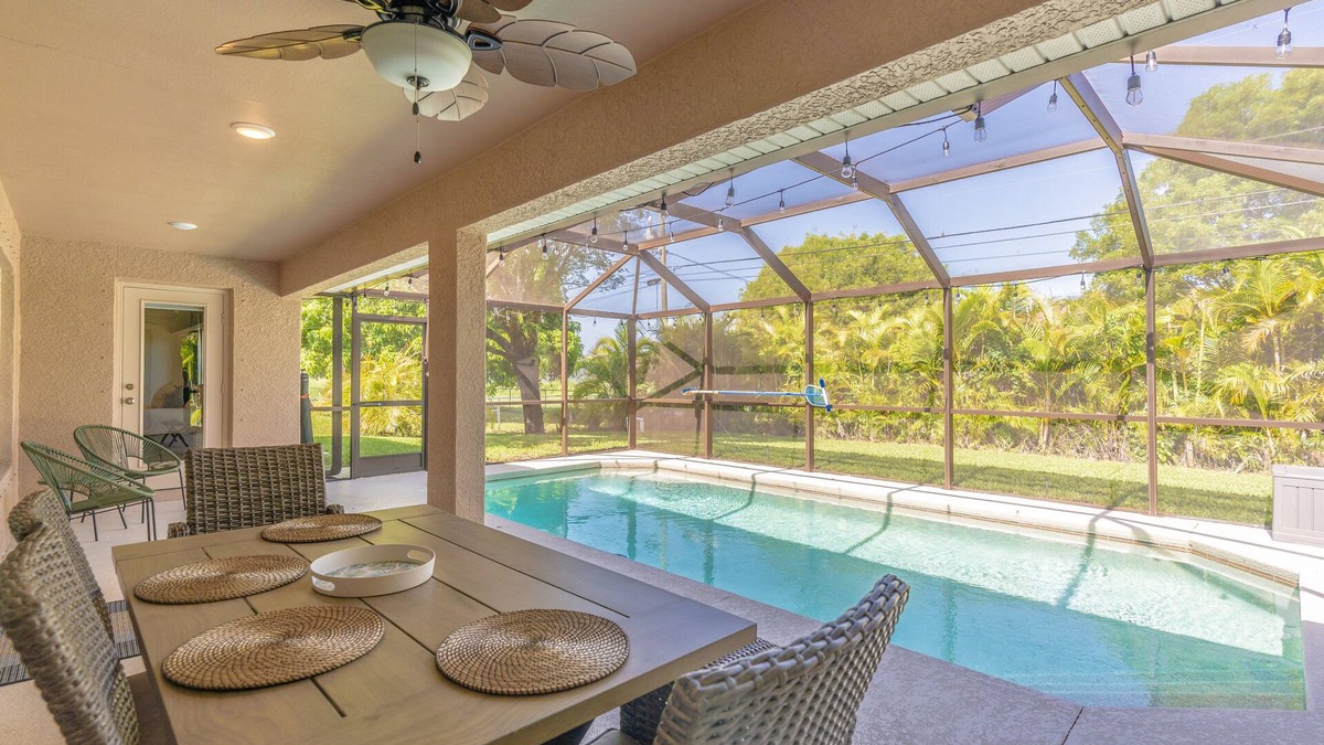 Diplomat House | LOW SEASON DISCOUNT ! Sun N Fun! Heated Pool & Game Room