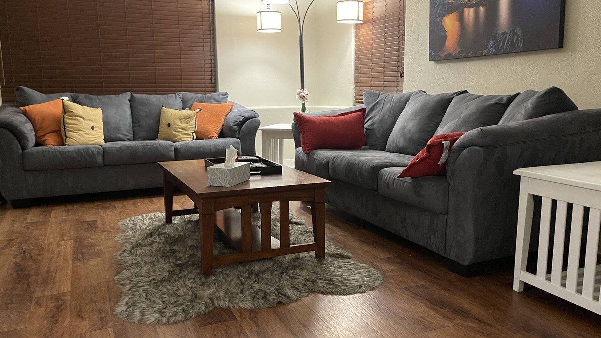 Midtown House | Low Summer Rates ! A Territorial Sante Fe Home with Fenced Yard 3 mile UofA
