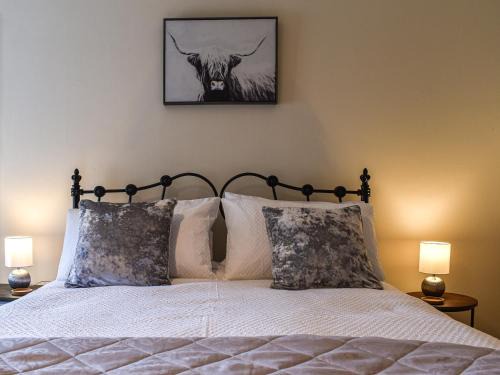 Blackwell in the Peak House | Low View