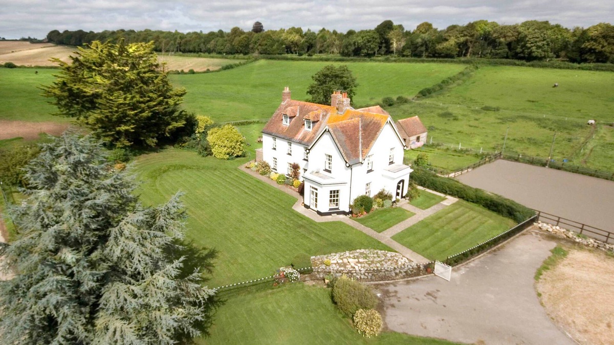Blandford Saint Mary Bed & Breakfast | Lower Bryanston Farm
